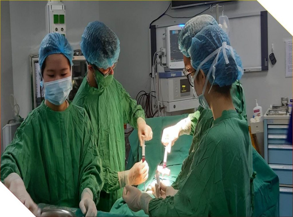 - Vị trí trung tâm Hai Bà Trưng, Ô tô 58 m2 x 5 tầng, mặt tiền 5 m , giá 22 tỷ. - Bán nhà phố Bạch Mai – Hai Bà Trưng 58 m2, 5 tầng, mặt tiền 5 m, giá 22 tỷ. - Mô tả:- Phố Bạch Mai là con phố kinh doanh sầm uất gần chợ Mơ, bệnh viện Thanh Nhàn, nối thông các con phố lớn- Nhà mình nằm ở đoạn đẹp nhất phố, cửa hàng kinh doanh san sát,- Khu vực này nhà mặt phố rất hiếm nhà bán. - Hiện trạng: Nhà xây kiên cố chắc chắn 5 tầng thông sàn có ô chờ lắp thang máy. Sổ vuông, nở hậu phong thuỷ Liên hệ Anh Hoàng chuyên gia thổ cư khu vực Hai Bà Trưng. Quý chữ tín hơn vàng.Với phương châm giúp người là giúp mình. Miễn phí 100% khách mua dẫn đi xem nhà tư vấn pháp lý.